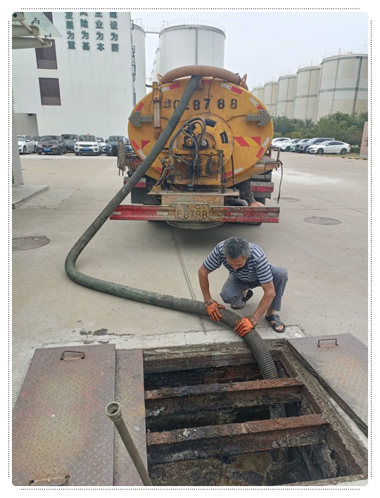 白马井镇隔油池清掏